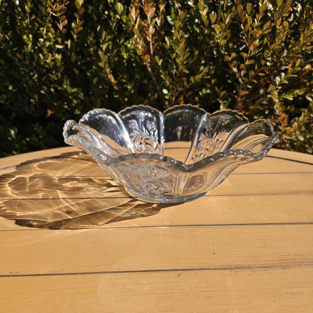 Vintage EAPG Indiana Glass Paneled Heather Scalloped Edged Bowl